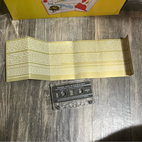 Gravediggaz The Pick The Sickle and The Shovel CASSETTE Tape - Picture 4 of 5